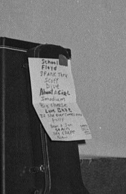 Handwritten setlist